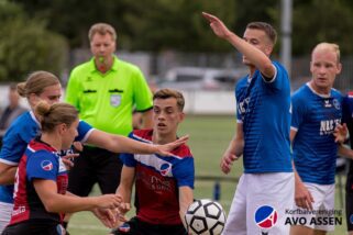 Hoofdmacht verliest openingswedstrijd na matig duel, AVO 2 wint en vermaakt het publiek!