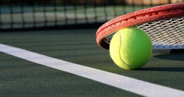 Tennissen bij AVO; nieuwe tennisleraar Gerhard Herbrink